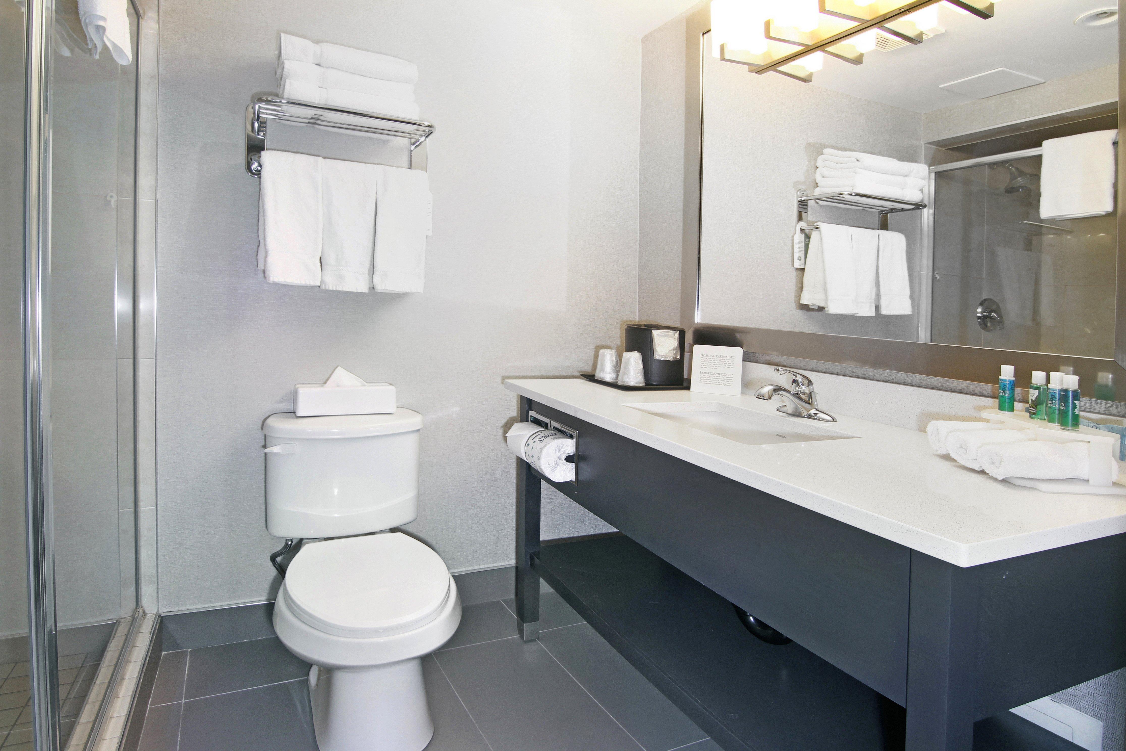 Holiday Inn Express And Suites Calgary By Ihg Exterior foto