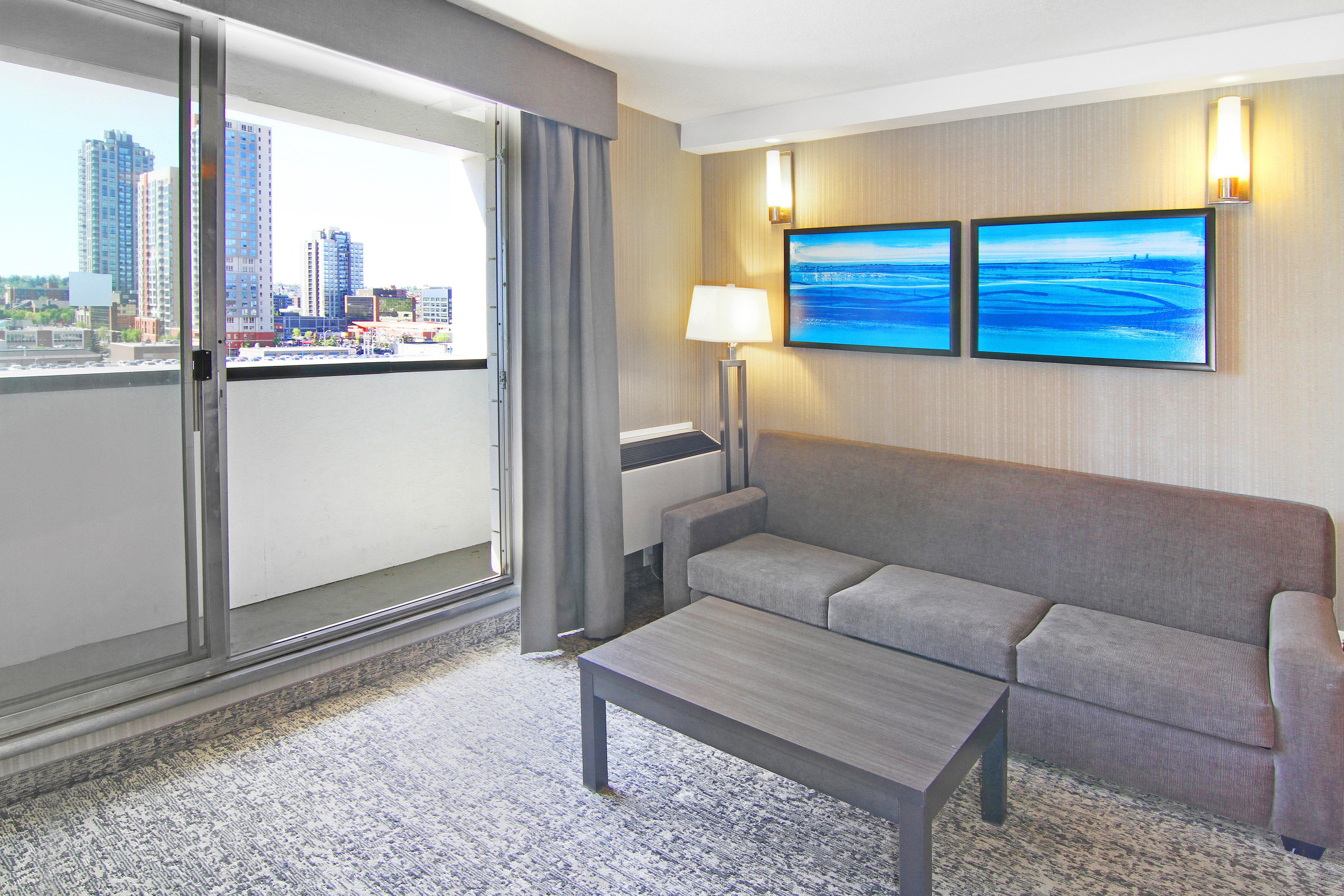 Holiday Inn Express And Suites Calgary By Ihg Exterior foto