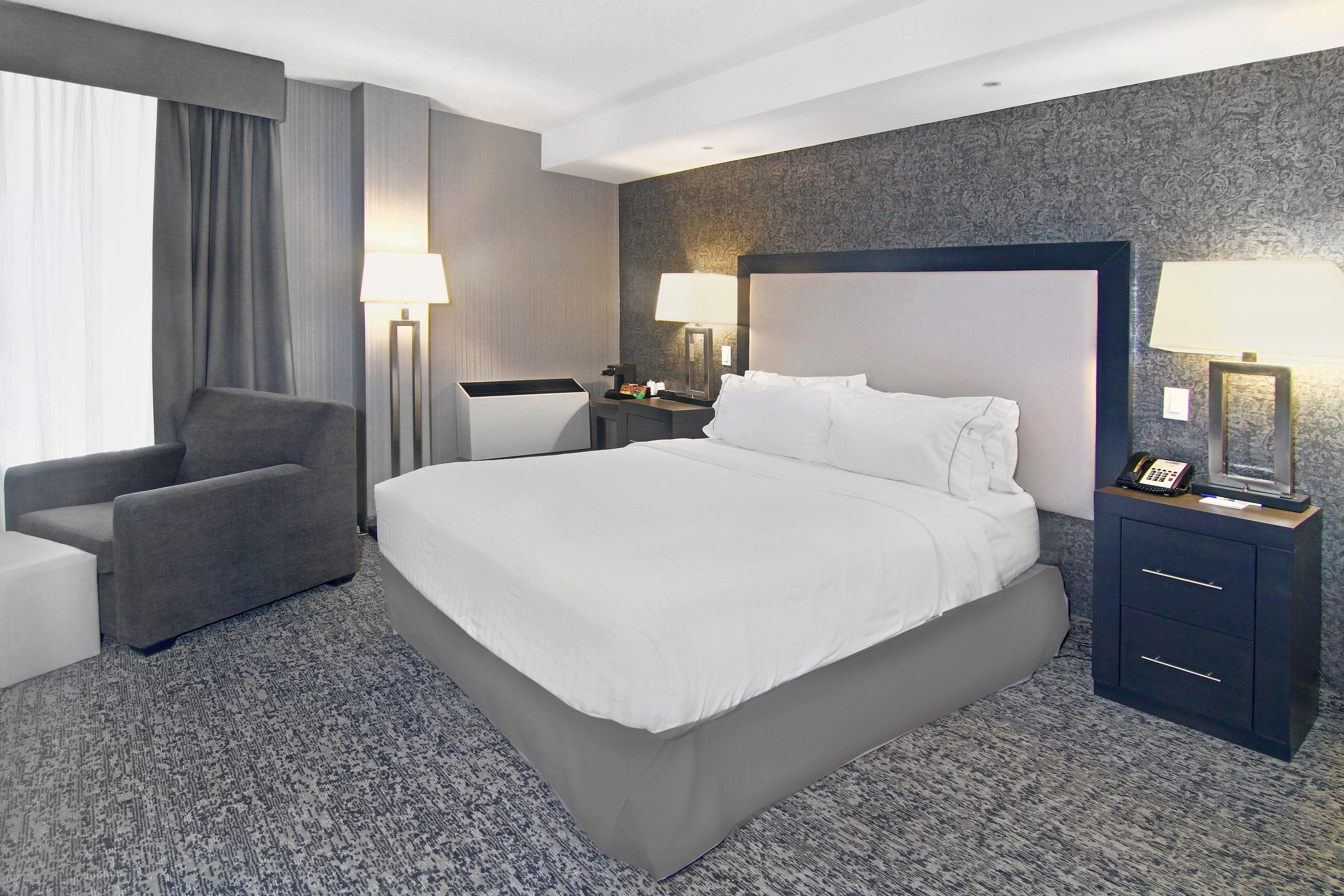 Holiday Inn Express And Suites Calgary By Ihg Exterior foto