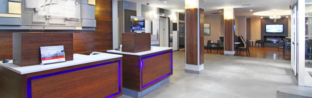 Holiday Inn Express And Suites Calgary By Ihg Exterior foto
